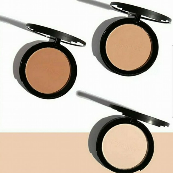 01 Light Beige Face Pressed Powder - Picture 2 of 5